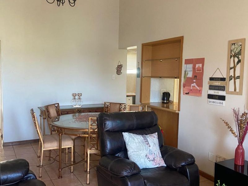 Townhouse For Sale in Radiokop - Photo 4