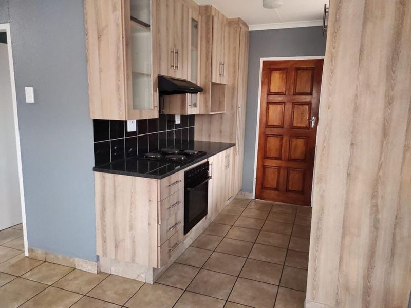 House For Sale in Albertsdal - Photo 2