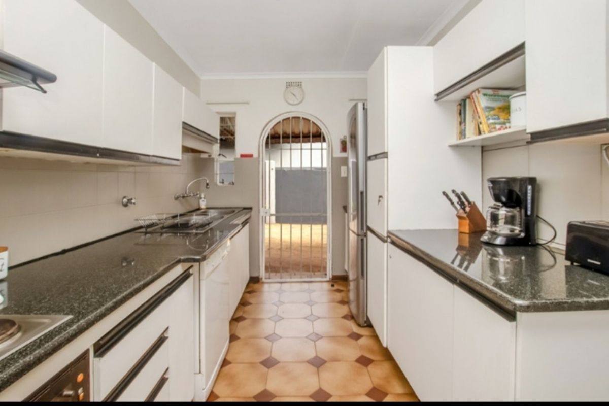 House For Sale in Wilro Park - Photo 5