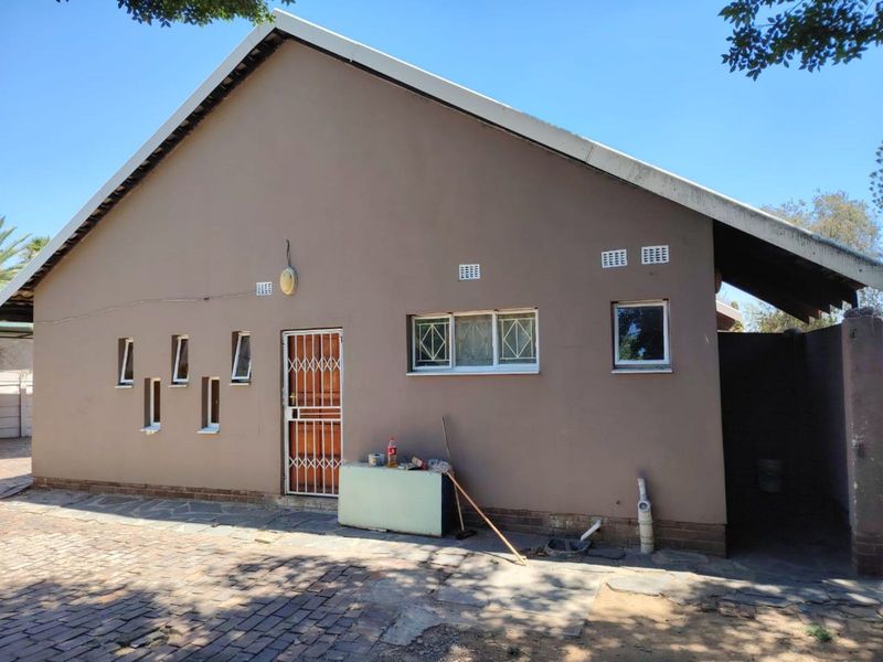 House For Sale in Rhodesfield - Photo 5