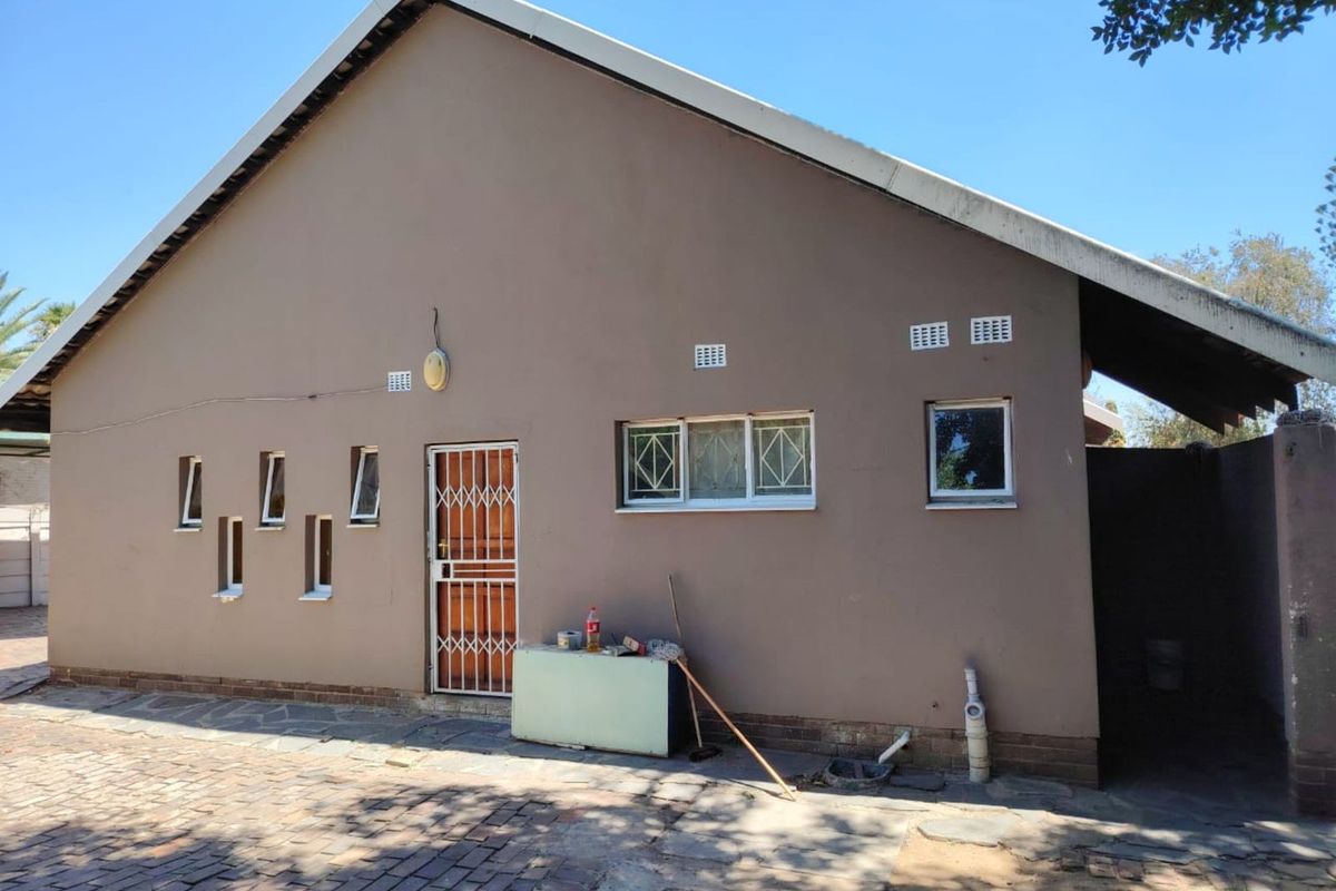 House For Sale in Rhodesfield - Photo 5