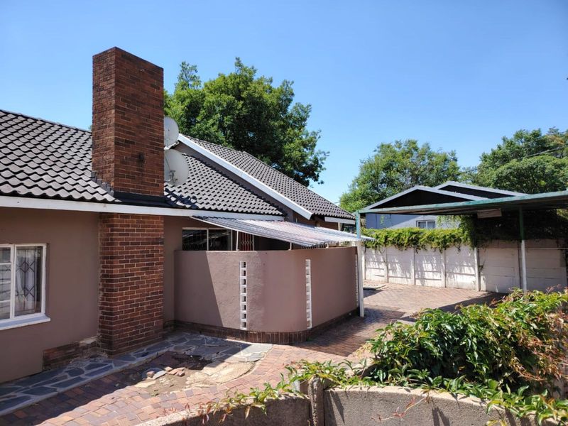 House For Sale in Rhodesfield - Photo 2