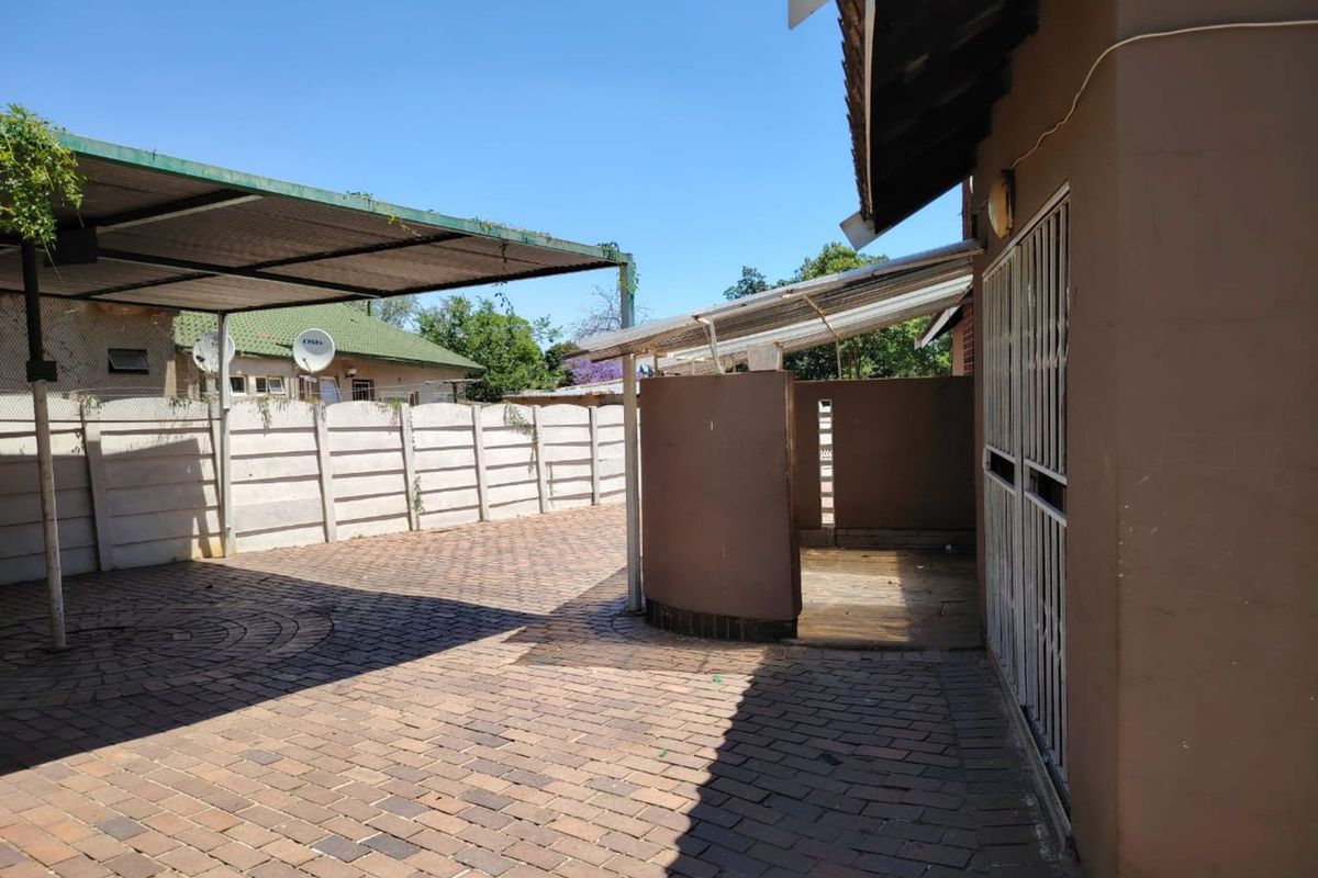 House For Sale in Rhodesfield - Photo 3