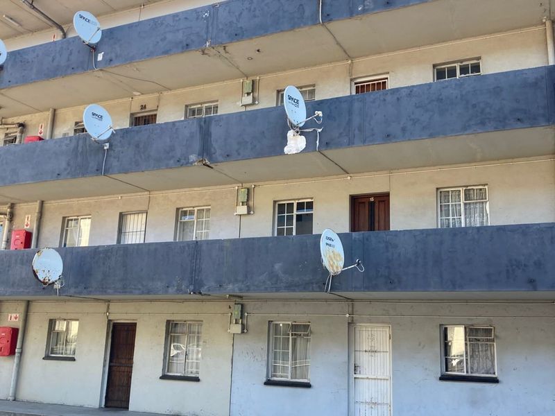 Apartment For Sale in North End - Photo 4