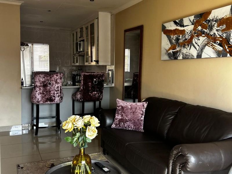 Townhouse For Sale in Monavoni - Photo 10