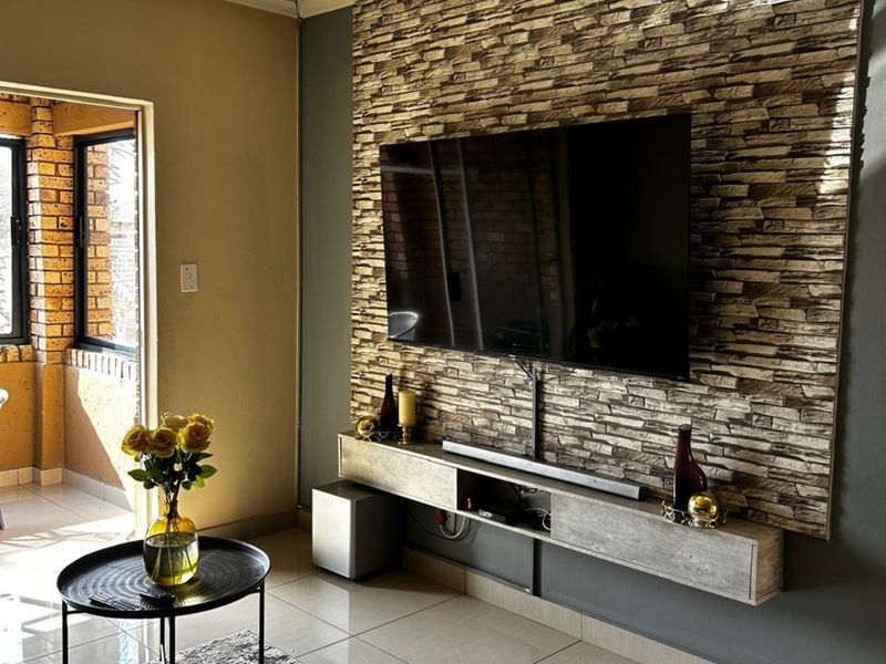 Townhouse For Sale in Monavoni - Photo 9