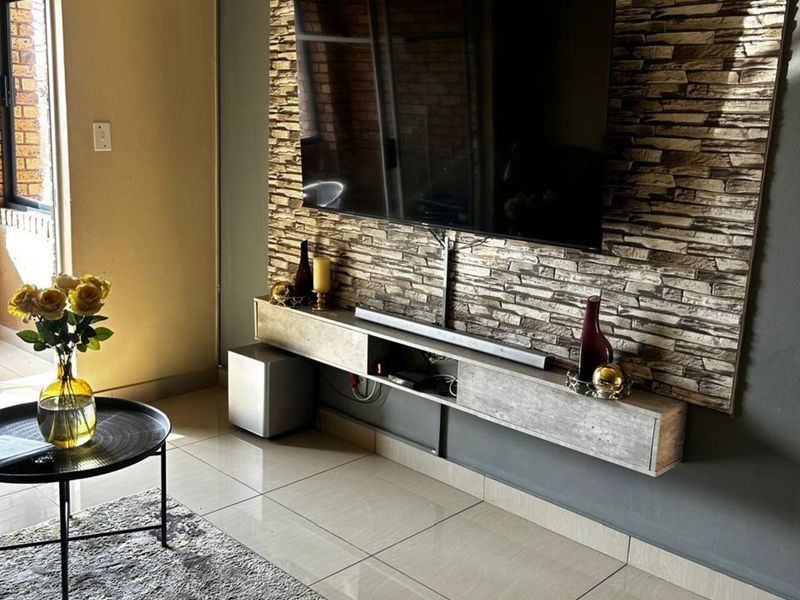 Townhouse For Sale in Monavoni - Photo 6