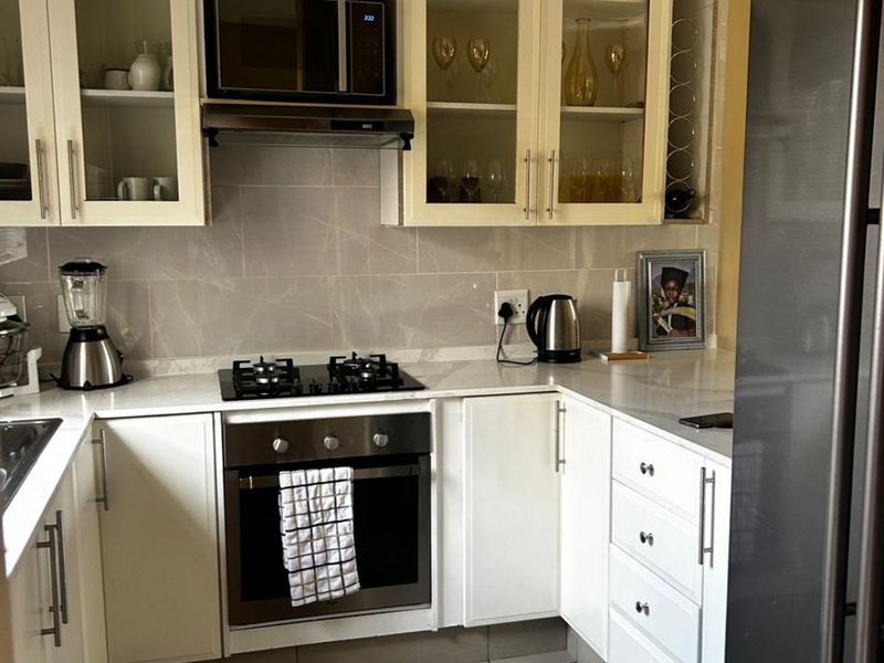 Townhouse For Sale in Monavoni - Photo 3