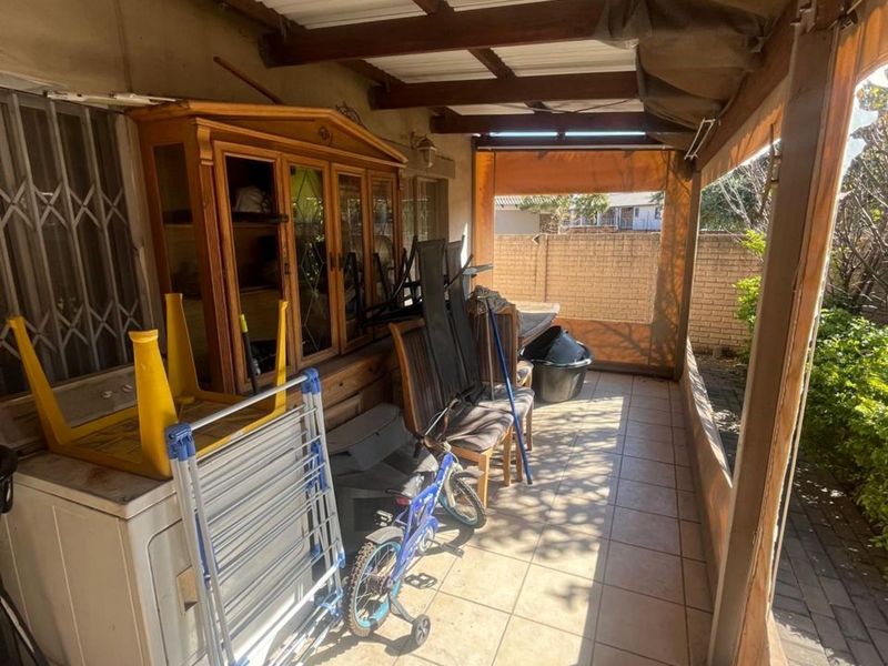 Townhouse For Sale in Willow Glen - Photo 4