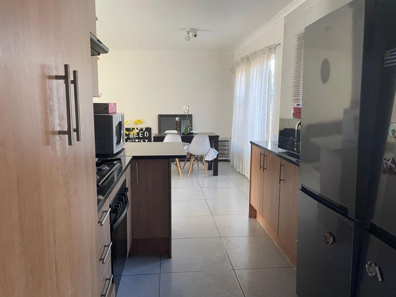 Townhouse For Sale in Noordhang - Photo 2