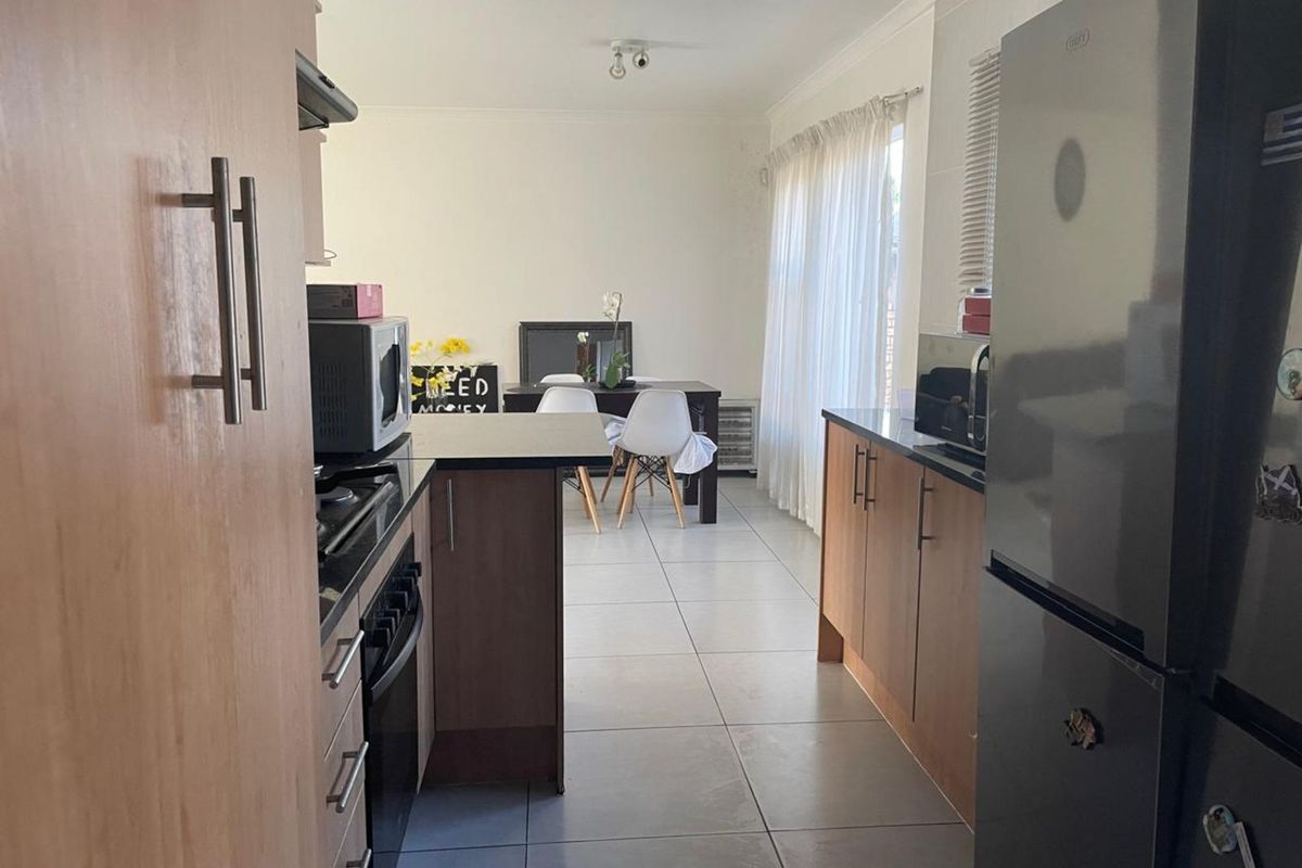 Townhouse For Sale in Noordhang - Photo 2