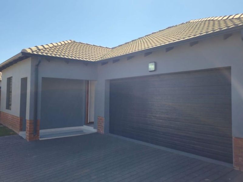 House For Sale in Kempton Park Ext 1 - Photo 10