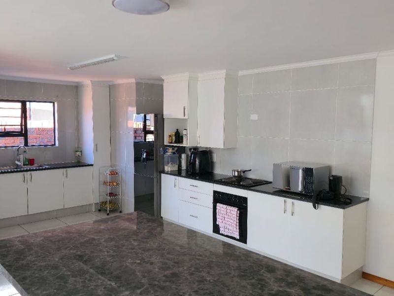 House For Sale in Kempton Park Ext 1 - Photo 9