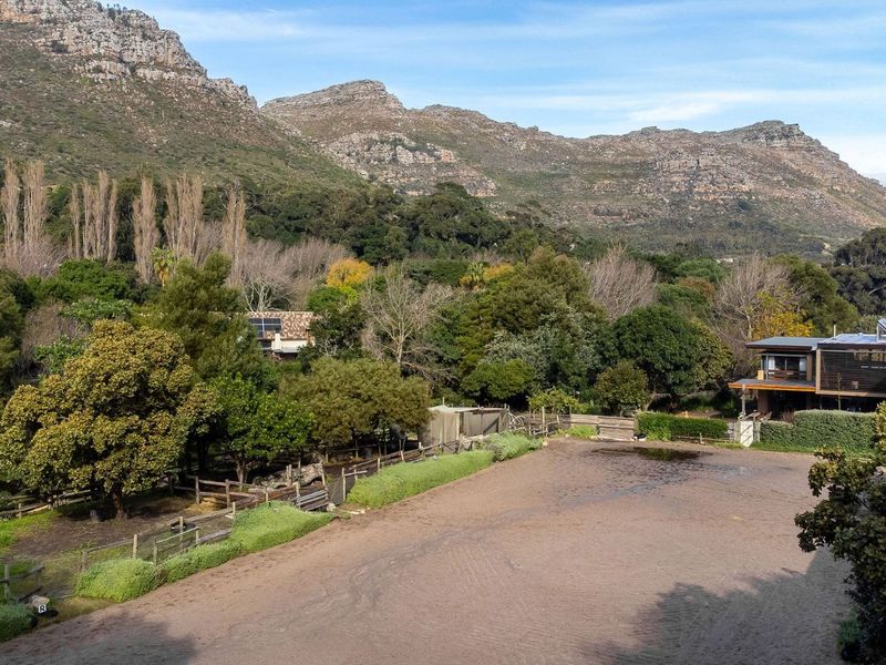 House For Sale in Longkloof - Photo 5