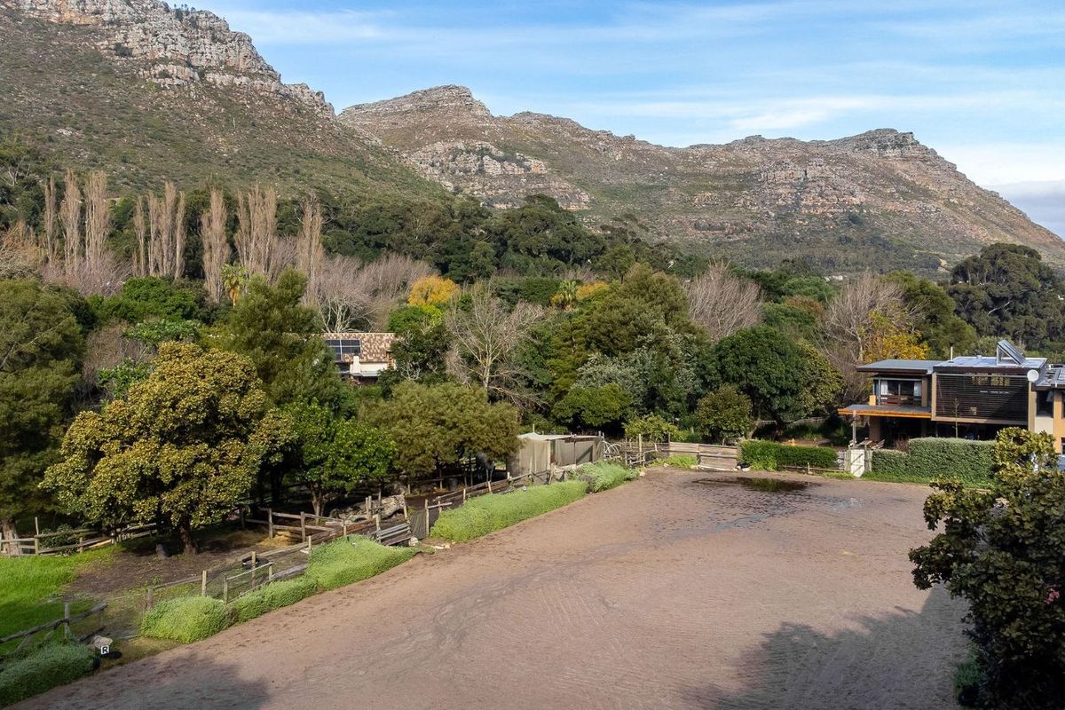 House For Sale in Longkloof - Photo 5