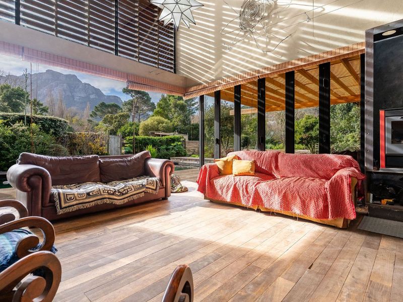 House For Sale in Longkloof - Photo 2