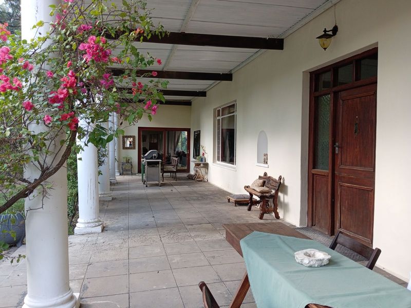 Guest House For Sale in Graaff-Reinet Central - Photo 1