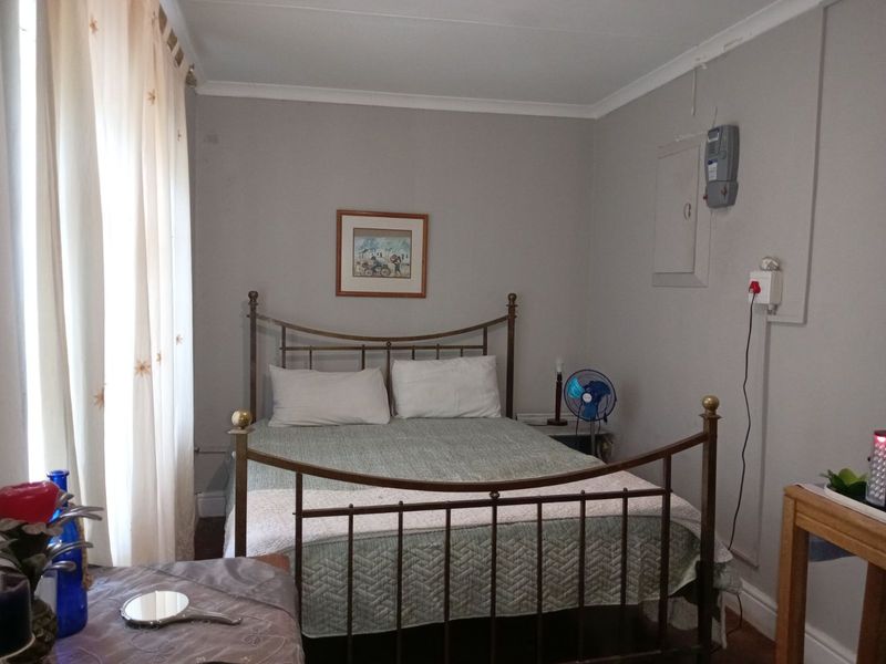 Guest House For Sale in Graaff-Reinet Central - Photo 8