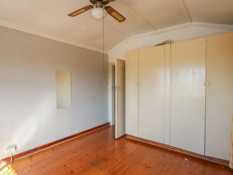 House For Sale in Woodlands - Photo 7