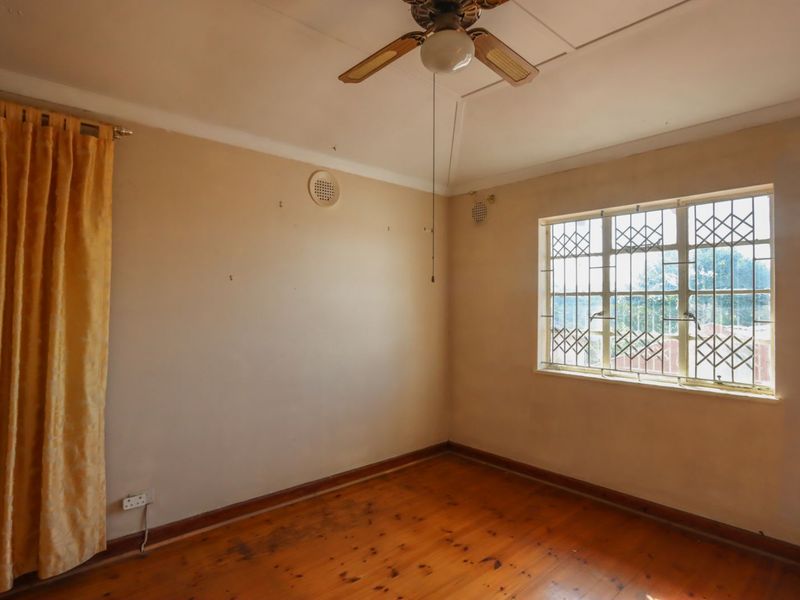 House For Sale in Woodlands - Photo 6