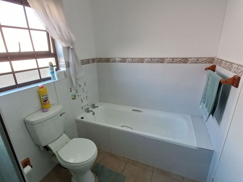 Townhouse For Sale in Oudtshoorn Central - Photo 7