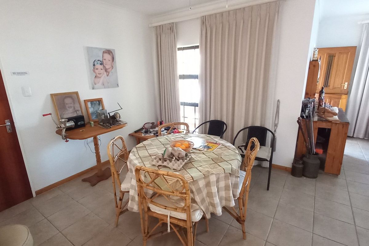 Townhouse For Sale in Oudtshoorn Central - Photo 4