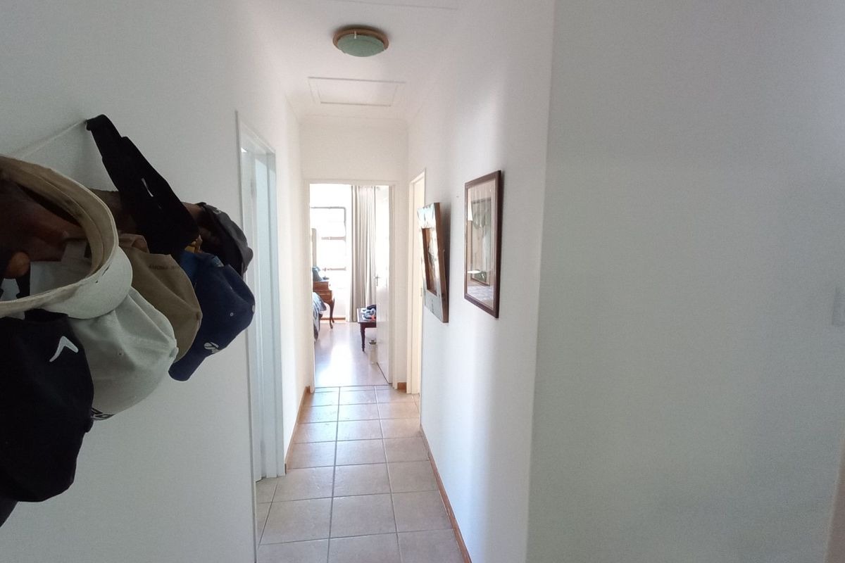 Townhouse For Sale in Oudtshoorn Central - Photo 5