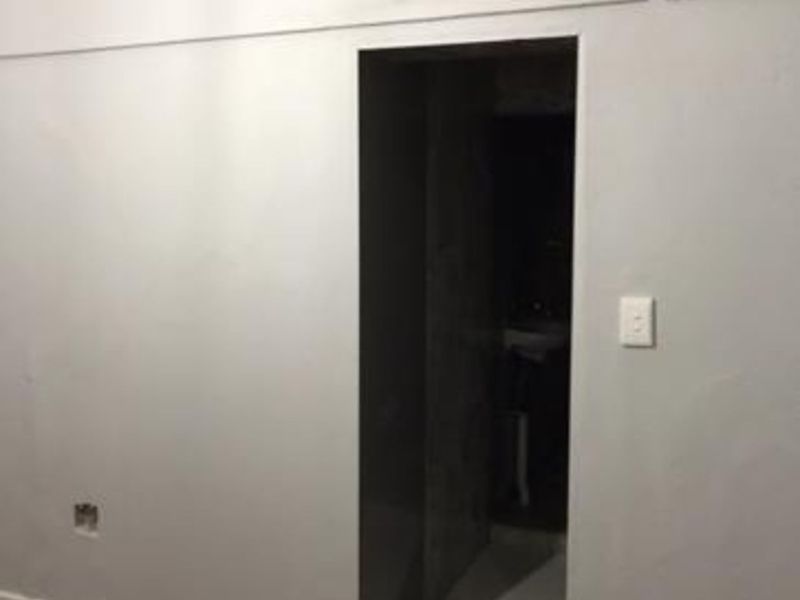 Apartment For Sale in Yeoville - Photo 9