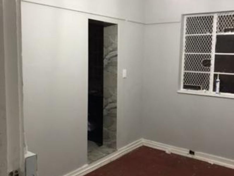 Apartment For Sale in Yeoville - Photo 3