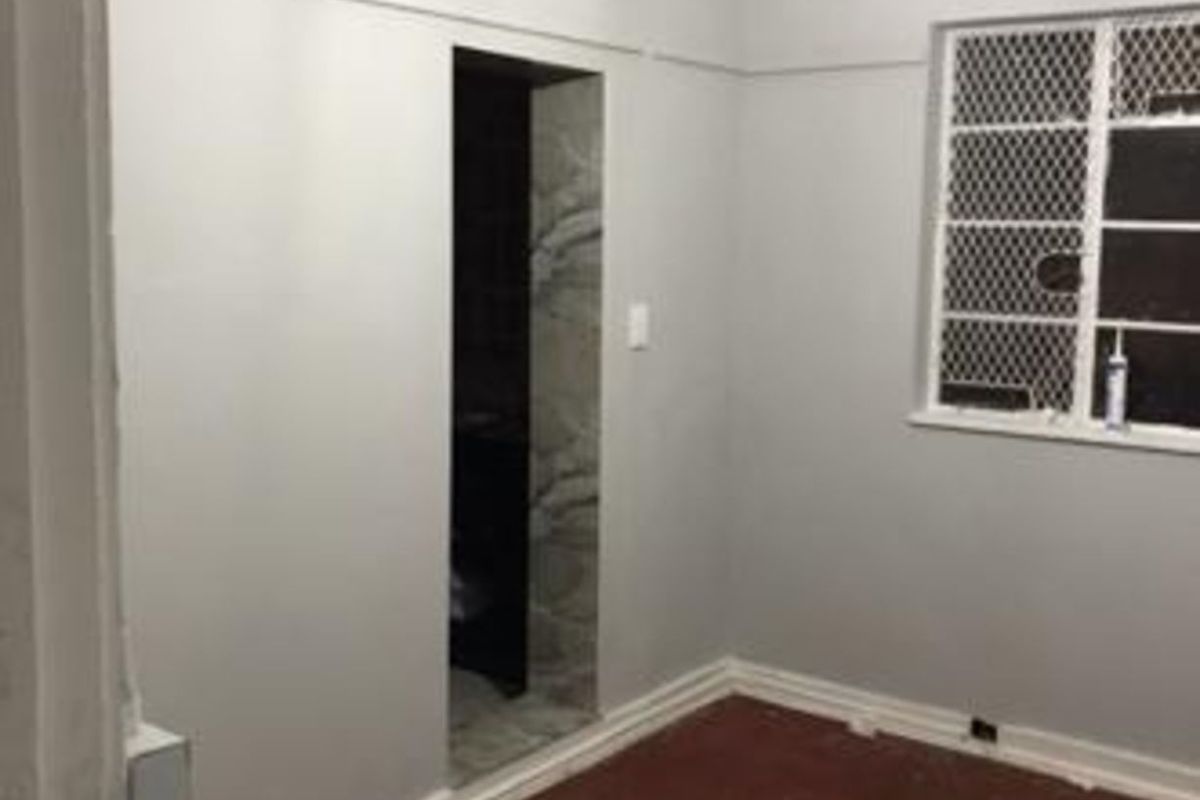 Apartment For Sale in Yeoville - Photo 3