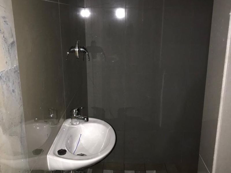 Apartment For Sale in Yeoville - Photo 6