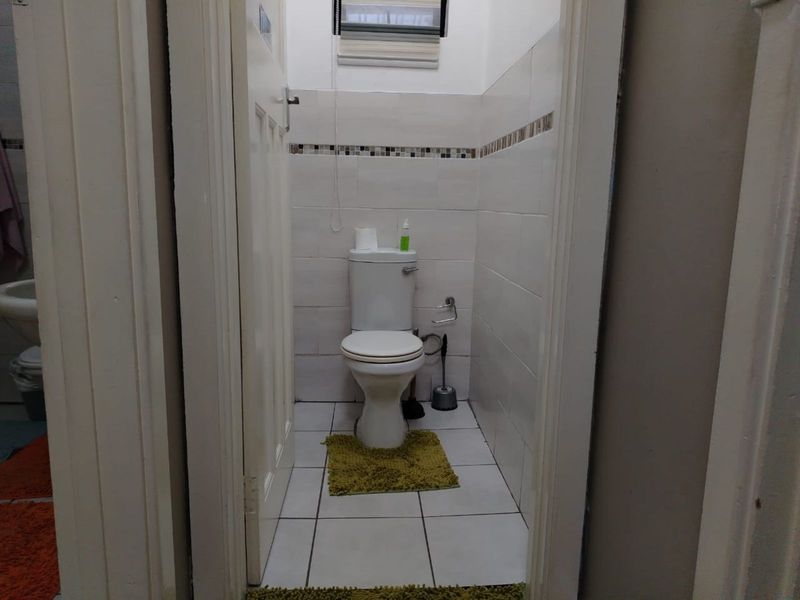 House For Sale in Uitenhage Central - Photo 5
