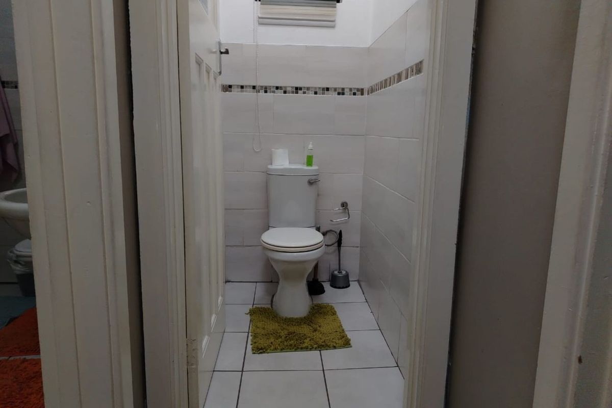 House For Sale in Uitenhage Central - Photo 5