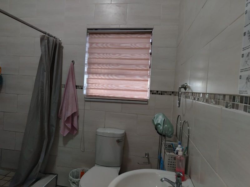 House For Sale in Uitenhage Central - Photo 6