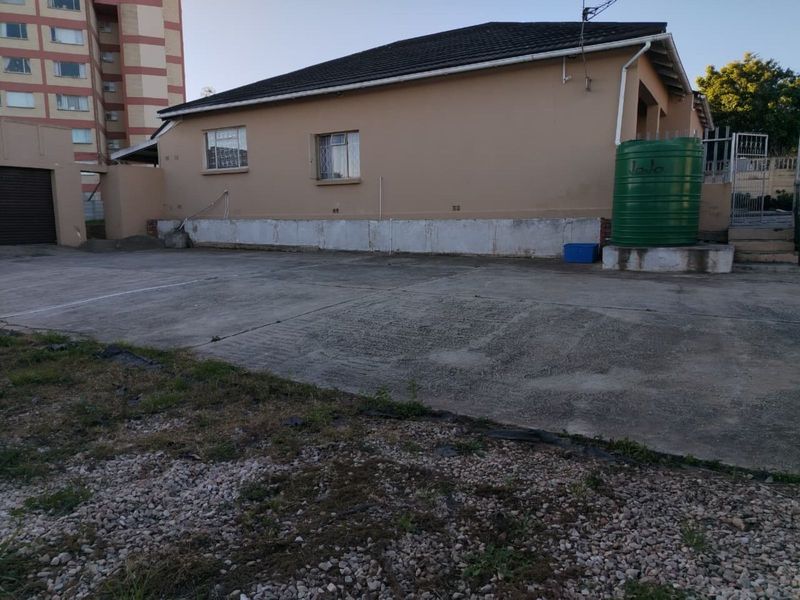 House For Sale in Uitenhage Central - Photo 3