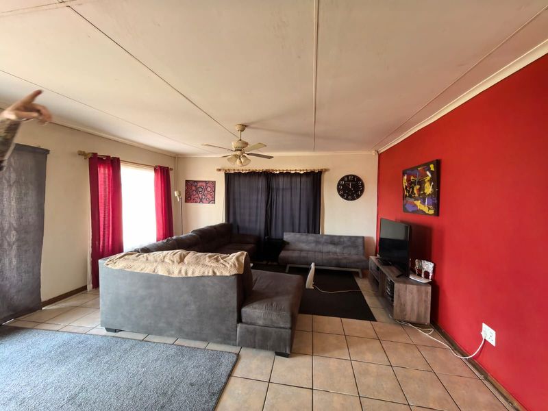 House For Sale in Cassandra - Photo 8