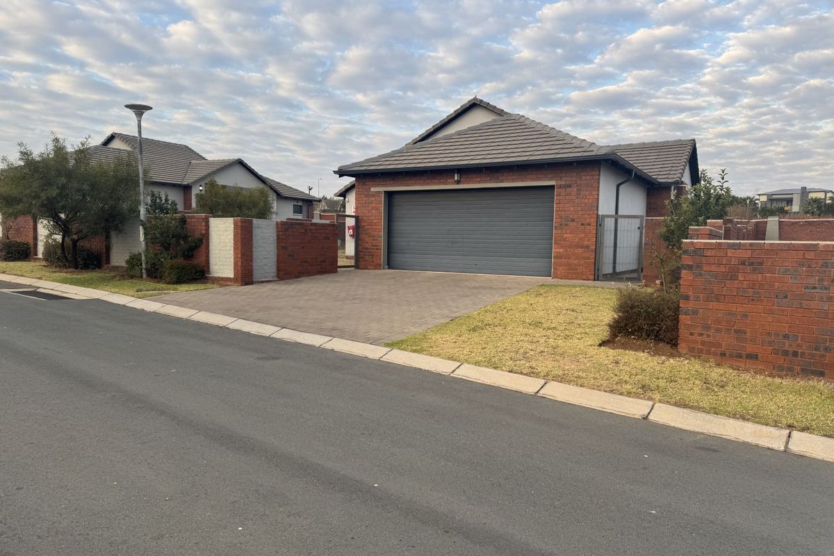 House For Sale in Amberfield - Photo 4