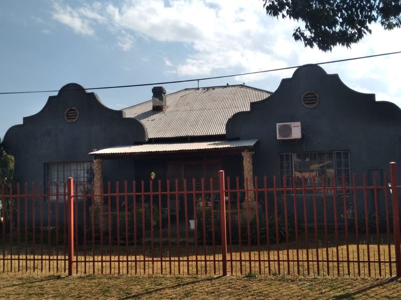 House For Sale in Christiana Central - Photo 3