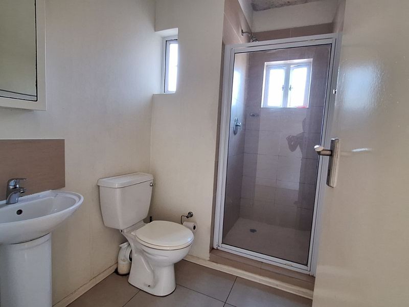 Apartment For Sale in Sheffield Manor - Photo 8