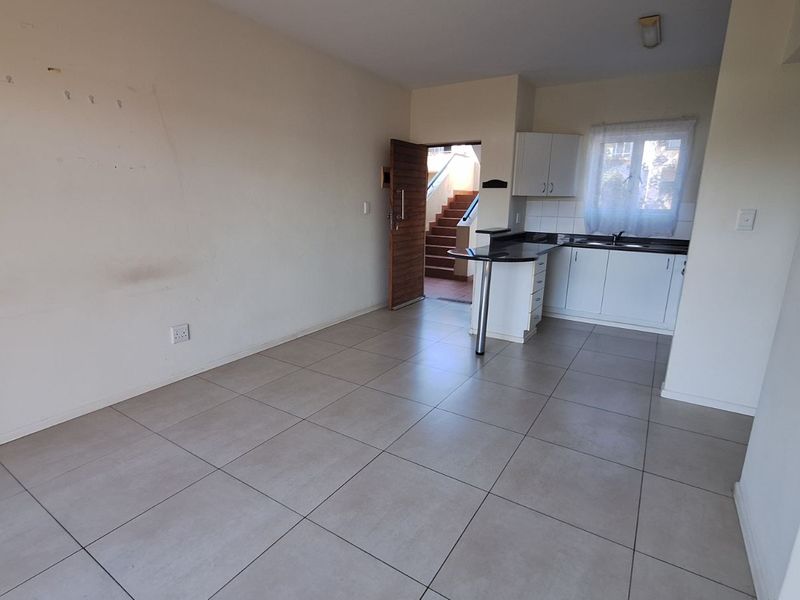 Apartment For Sale in Sheffield Manor - Photo 5