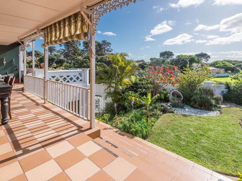 House For Sale in Richmond Hill - Photo 4