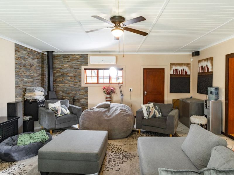 House For Sale in Gordons Bay Central - Photo 5