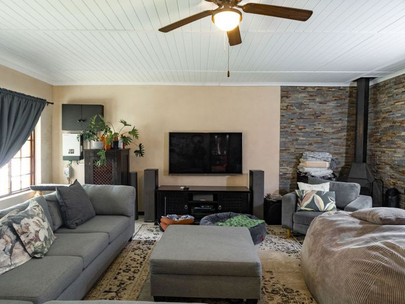 House For Sale in Gordons Bay Central - Photo 3