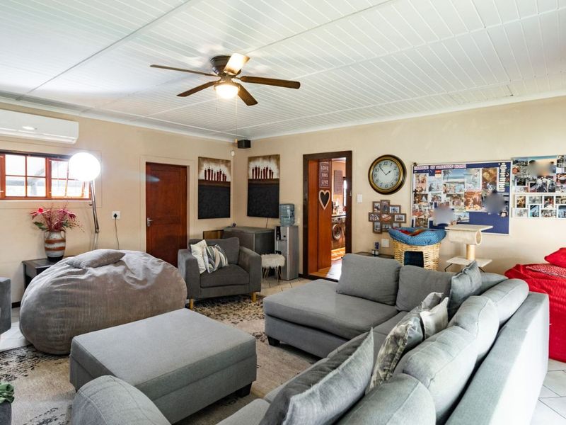 House For Sale in Gordons Bay Central - Photo 4