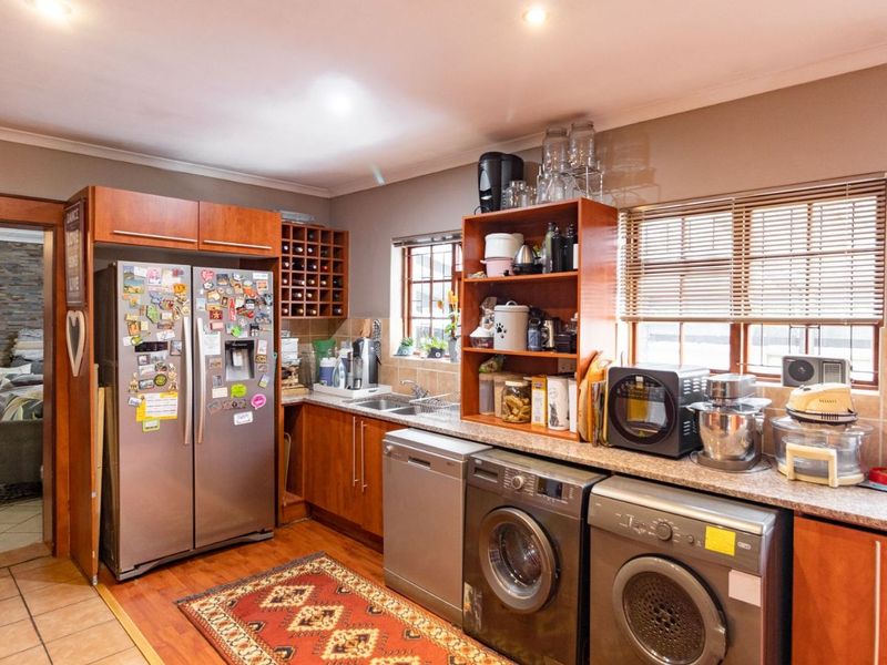 House For Sale in Gordons Bay Central - Photo 10