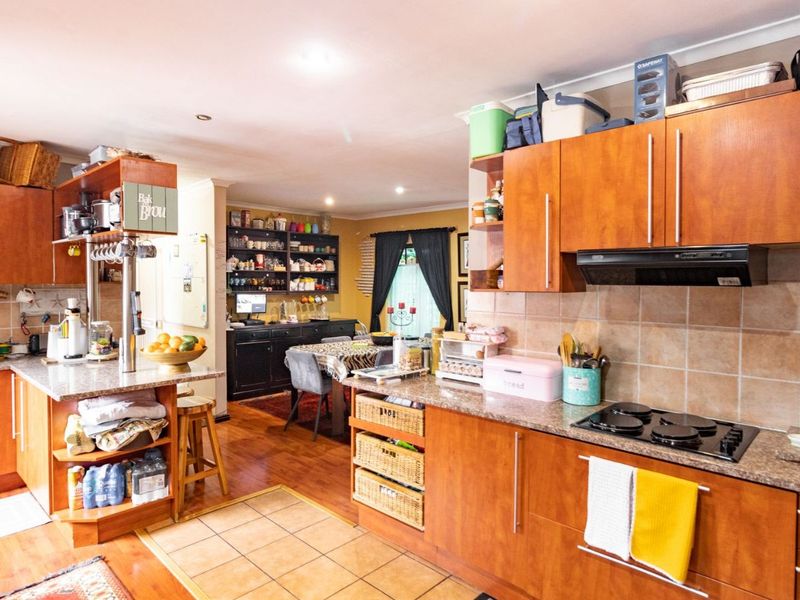 House For Sale in Gordons Bay Central - Photo 8