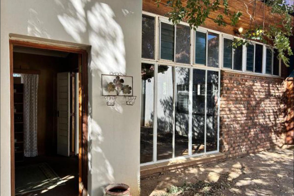 House For Sale in Christiana Central - Photo 3