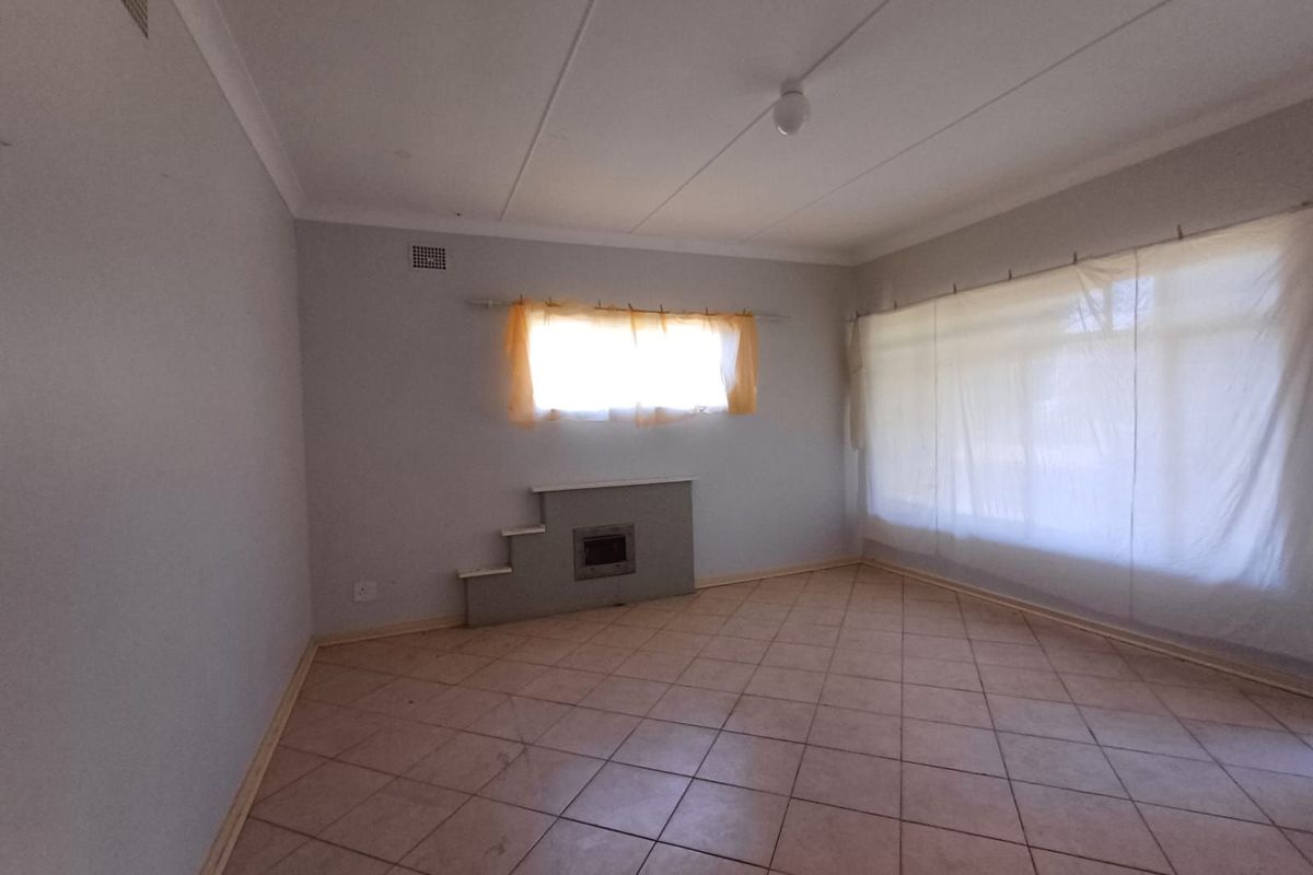 House For Sale in Roosheuwel Ext 2 - Photo 5