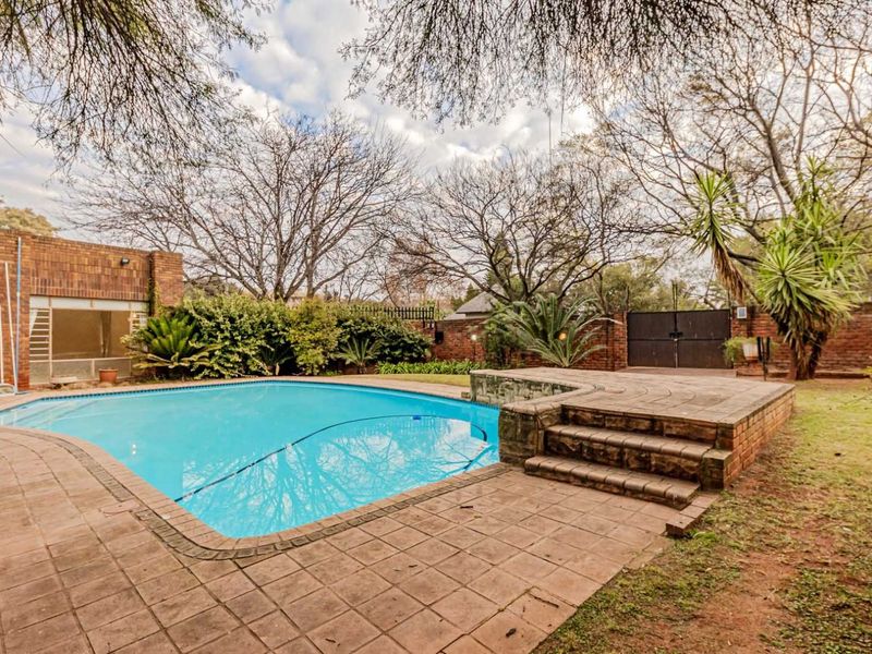 House For Sale in Kloofendal - Photo 2