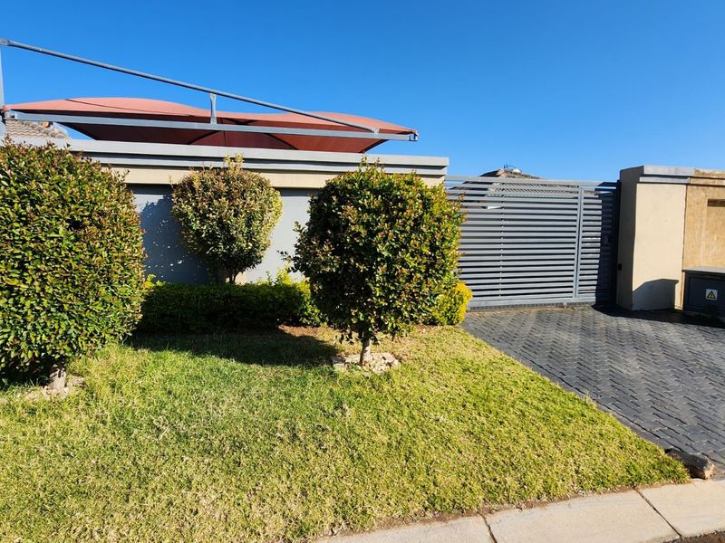 House For Sale in Riverside View Ext 35 - Photo 2